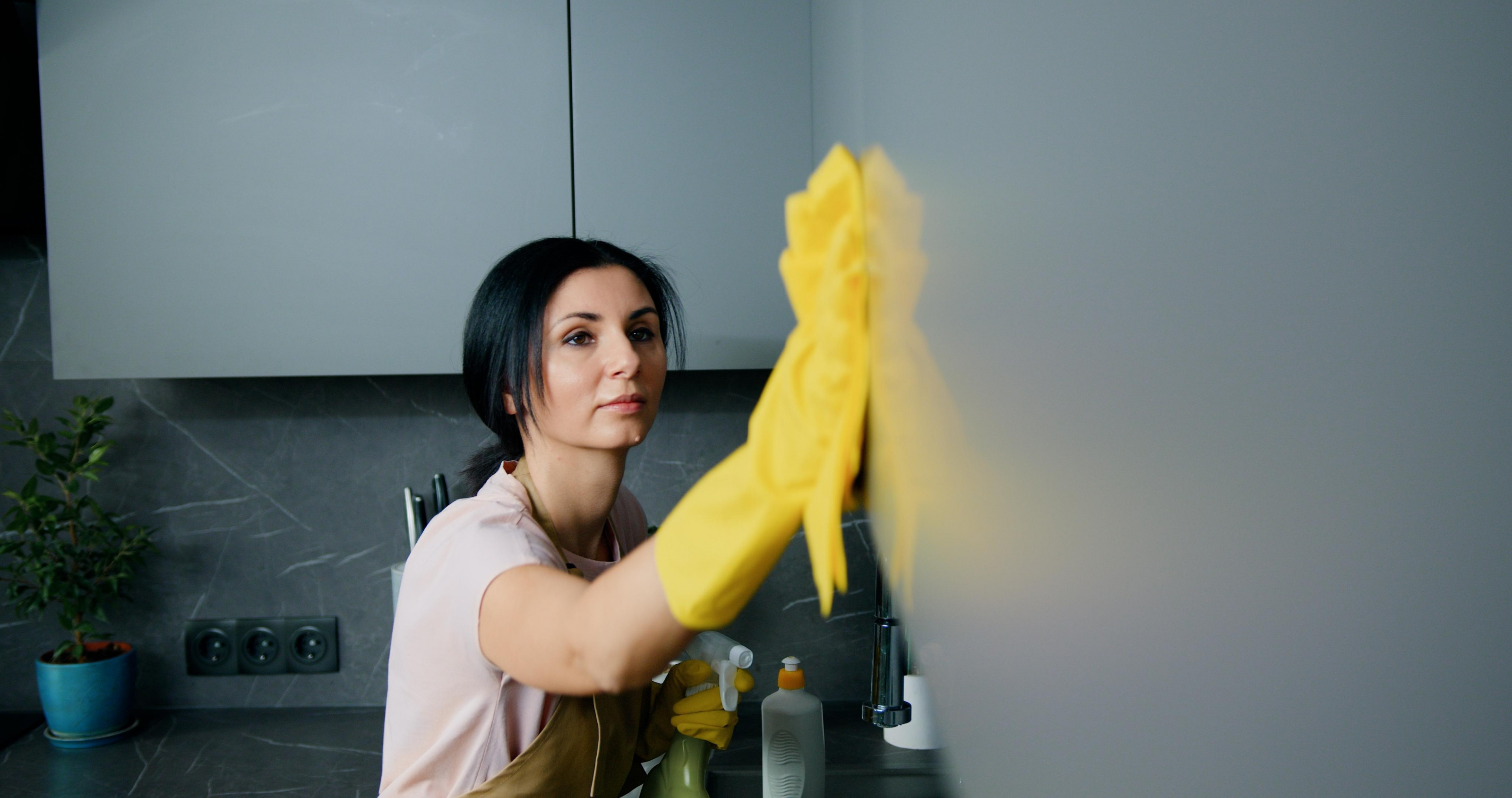 Как отмыть матовые фасады кухни: 2 проверенных и безопасных способа использовать, следы, поверхность, стоит, также, может, губки, средство, спрей, пальцев, посуды, поверхности, фасады, тряпкой, отмывать, используйте, такой, пятна, средства, отмываются