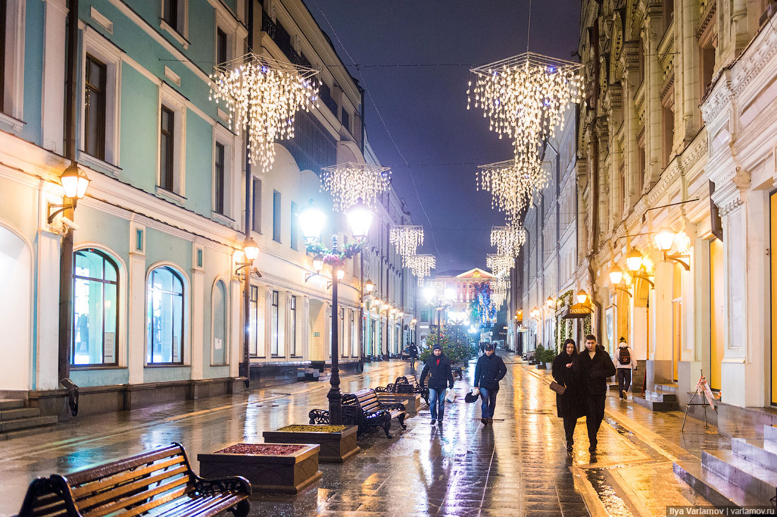 Камергерский переулок фото. Столешников переулок Москва. Столешников переулок иллюминация. Москва улица Столешников переулок. Столешников переулок Москва сейчас.