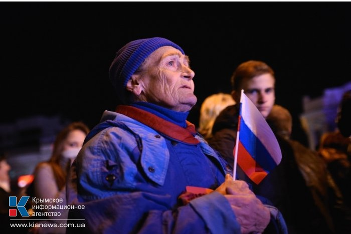 2014: "Ликуй, Россия! Крым вернулся" 