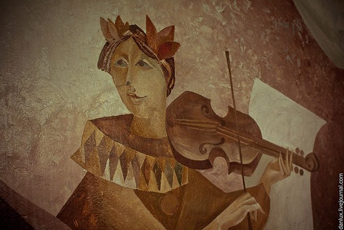 Атмосферная прогулка по заброшенному кишинёвскому цирку Атмосферная прогулка по заброшенному кишинёвскому цирку