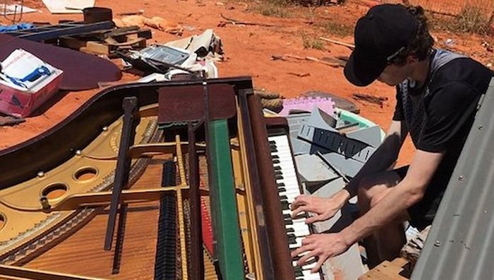 Редкий детский рояль Steinway в Австралии.