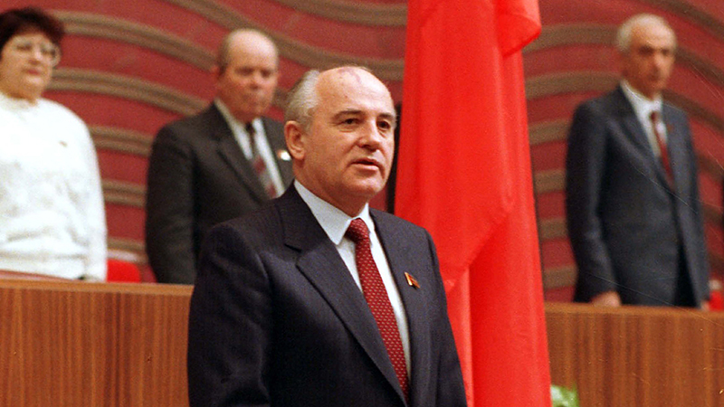 ЭТО БЫЛ НЕ ПУТЧ. ЭТО БЫЛА ПЬЕСА ПРО МЯТЕЖ. НА КОТОРОЙ ГИБНУТ ЗРИТЕЛИ… история