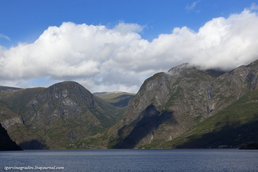 Красота и величие норвежских фьордов Норвегии, метров, фьорда, высотой, всего, Согнефьорда, туристов, фьорд, километров, которых, скалы, Длина, когда, фьордов, MacNeill, фьорды, самым, Conor, наиболее, Martin