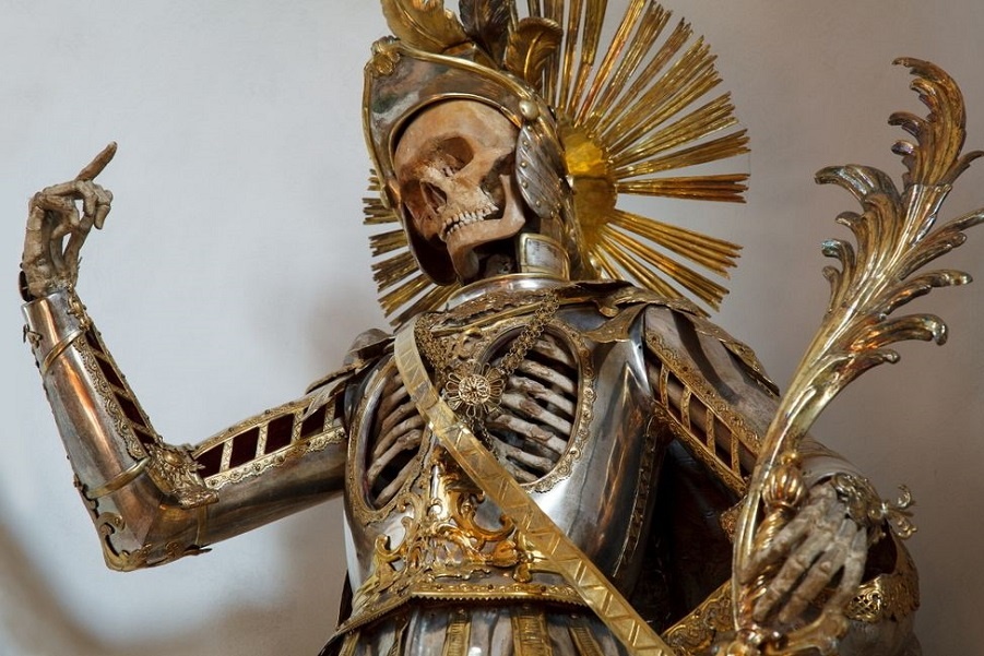 Скелет святого Панкратия в доспехах (5).jpg
