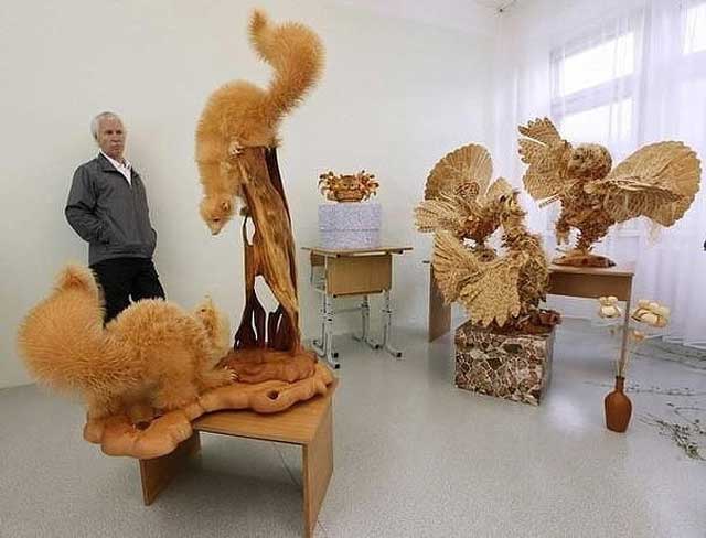 Скульптуры из обычной древесной стружки от Сергея Бобкова