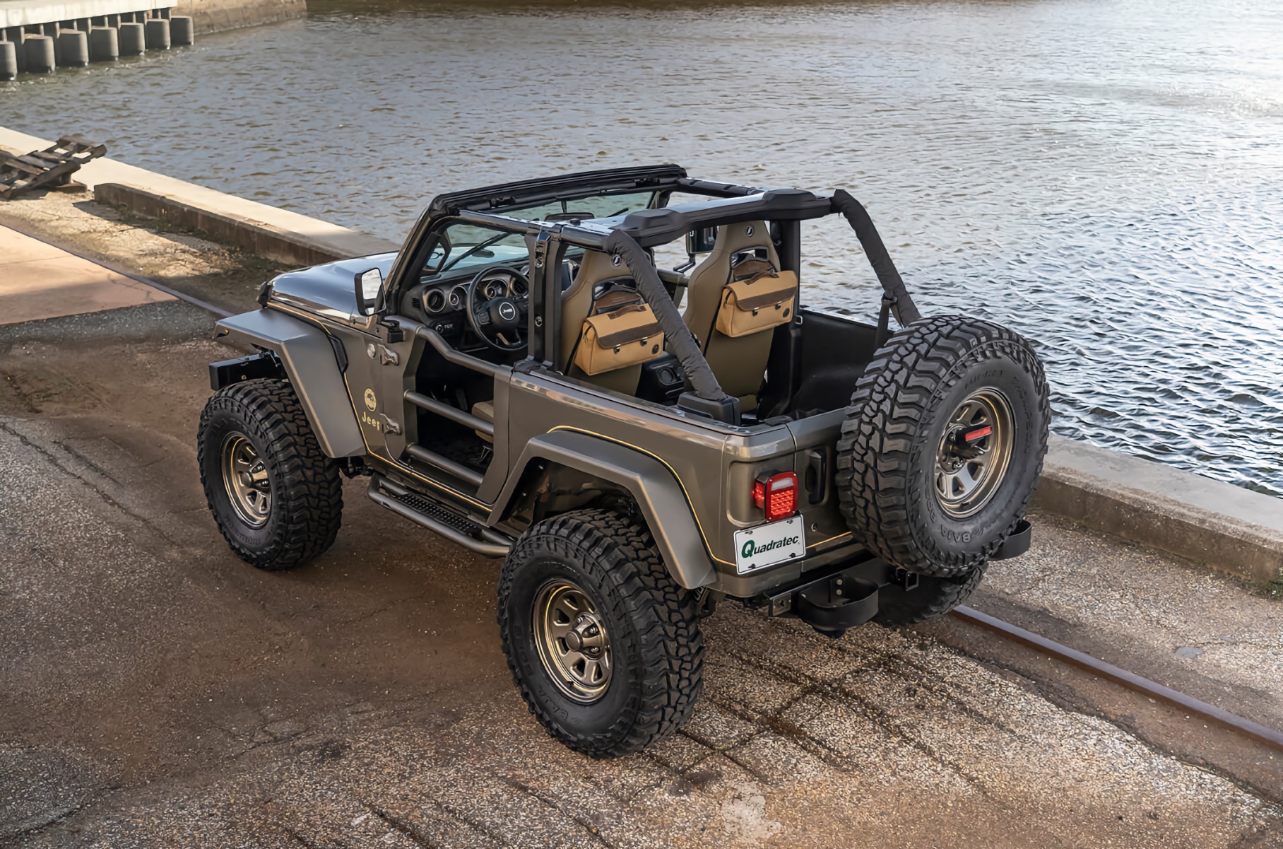 Продавец запчастей для Jeep построил Wrangler в стиле ретро Новости