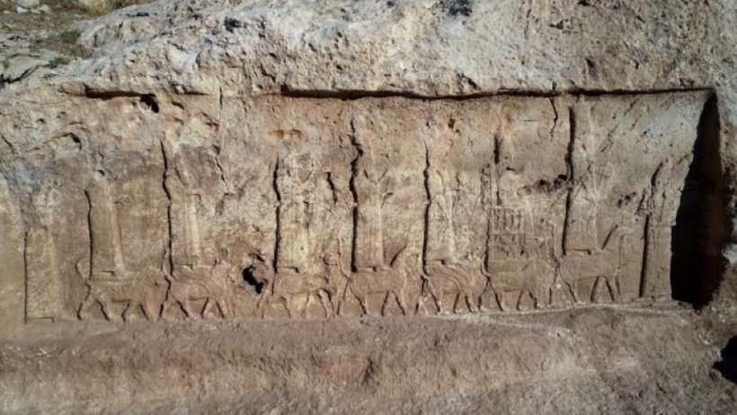 Уникальные 3000-летние ассирийские рельефы были обнаружены на территории Ирака верхом, раскопки, считают, почти, археологический, рассказал, регионе, проект, драконе, Духок, города, древностей, когдато, Моранди, памятник, правил, Бонакосси, существах, Саргон, канал
