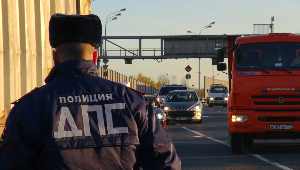 КИРГИЗСКОЕ ЭХО 90-Х В МОСКВЕ. АВТОМАТЧИКИ УКРАЛИ  МИЛЛИОНА геополитика