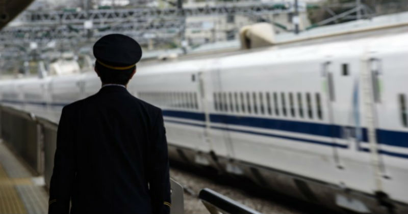 В Японии извинились за фальстарт поезда на 25 секунд