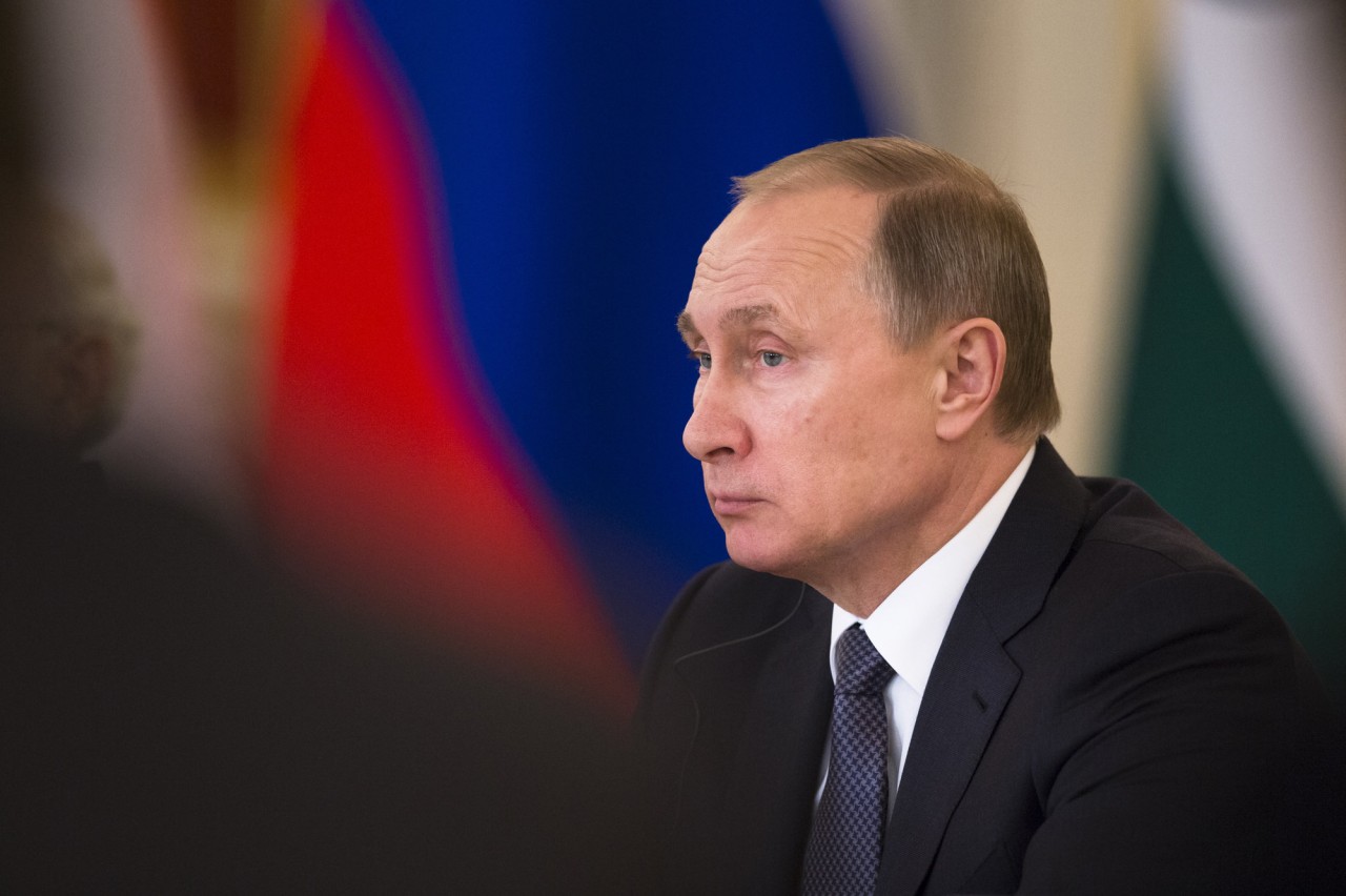 Смотрите - Помощник Путина заявил о возможности признания Россией суверенитета республик Донбасса видео Посмотрите - Помощник Путина заявил о возможности признания Россией суверенитета республик Донбасса видео
