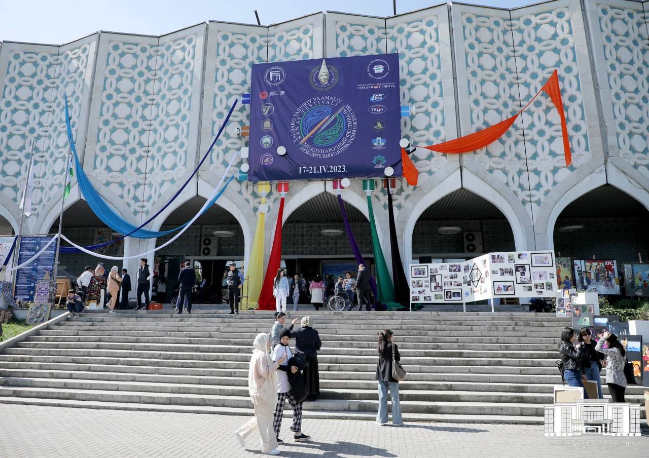 В Ташкенте стартовал фестиваль традиционного изобразительного искусства