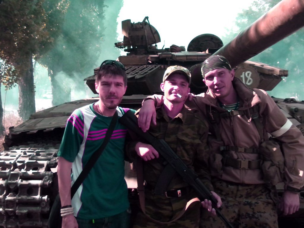 «Моя цель - получить гражданство, чтобы можно было смело идти воевать за Россию»: откровенный разговор с добровольцем Донбасса Евгением Щербаком