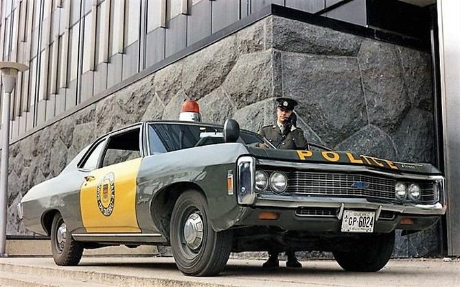 Вот почему машины милиции СССР красили в желтый! Вот почему машины милиции СССР красили в желтый!