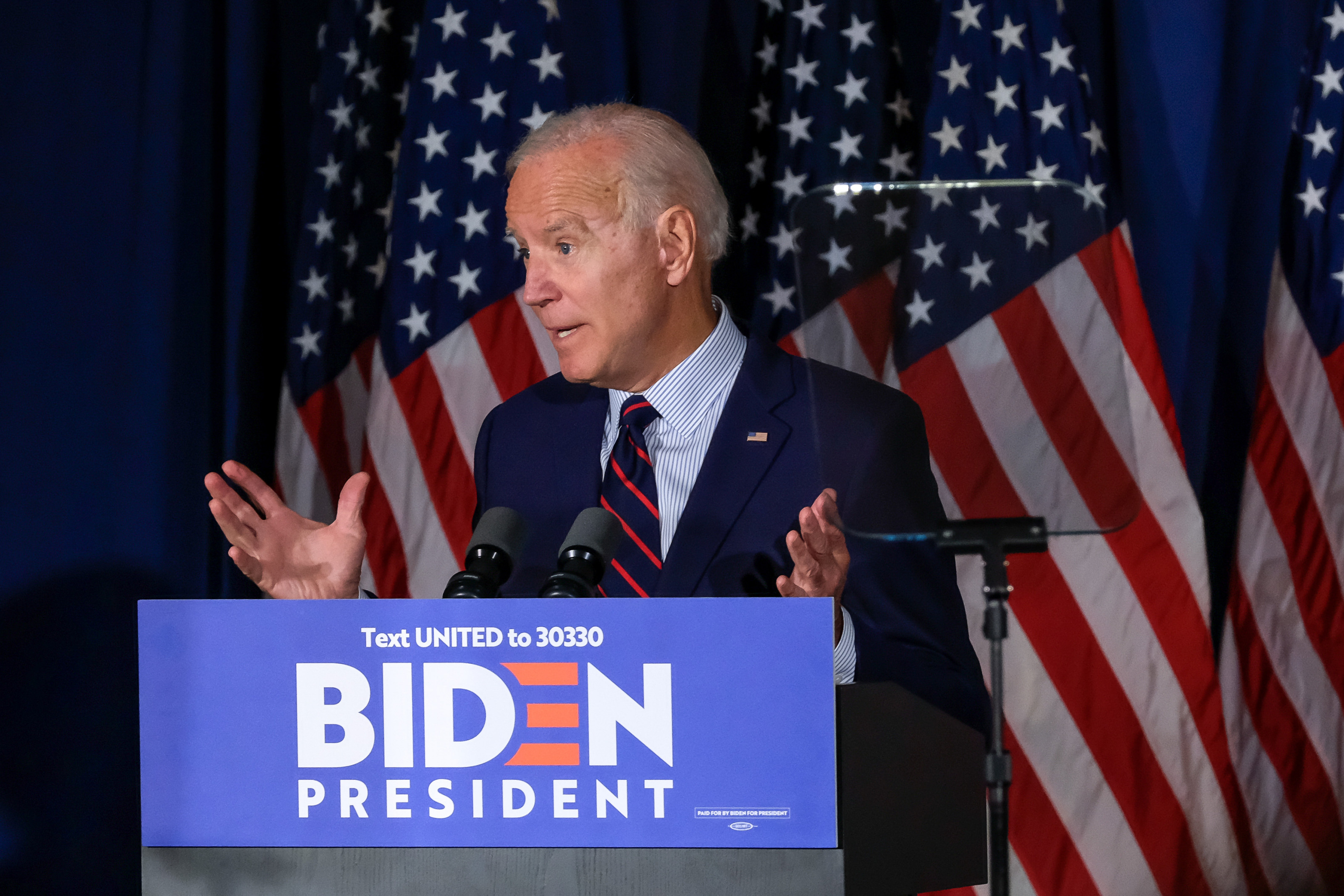 США лишатся президента, и страна рухнет: "Чёрный человек" в прогнозах обещает смерть? геополитика