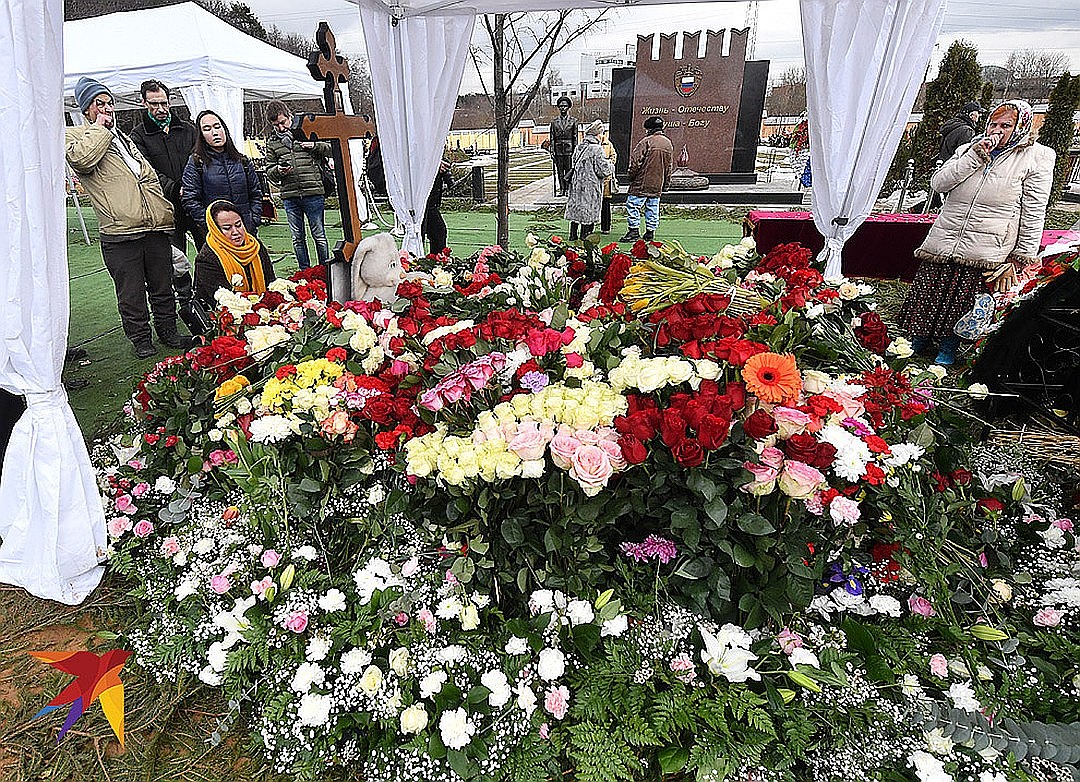 Фото могилы юлии началовой