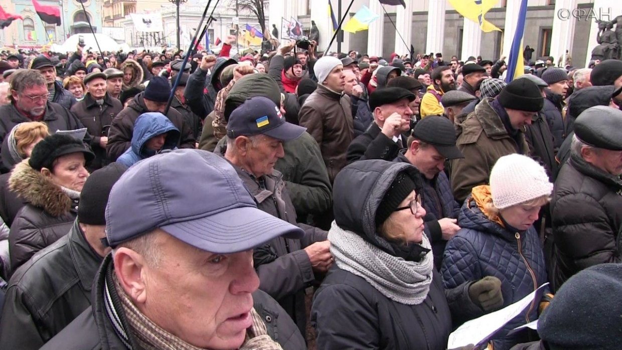 Петрашевич рассказал, что в палаточном городке у Верховной рады состоялось очередное народное вече