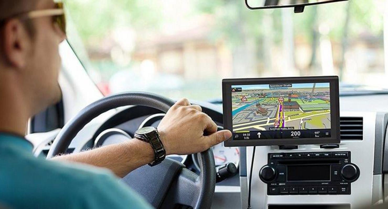 Владельцы иномарок жалуются на украинский Крым в навигаторах