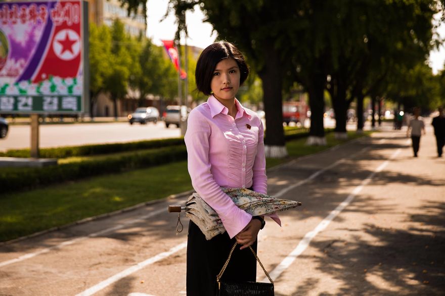 фотографии девушек на улицах Северной Кореи-16
