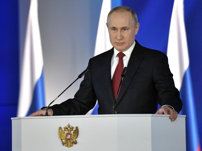 "Нас ждут грандиозные потрясения": Делягин рассказал, почему Путин откладывает дату своего послания