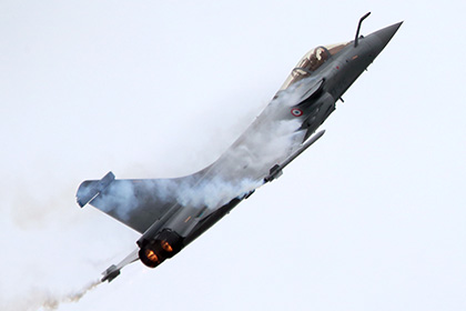 Французская авиация во второй раз отбомбилась по целям ИГ в Сирии