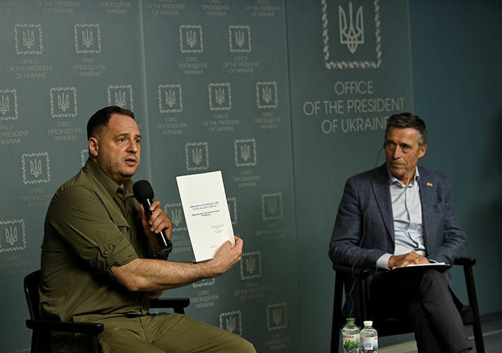 ЕВРОПА ОТКАЗАЛАСЬ ОТ УКРАИНЫ: ЕРМАК ПРОДВИГАЕТ ХИТРЫЙ ДОКУМЕНТ геополитика,украина