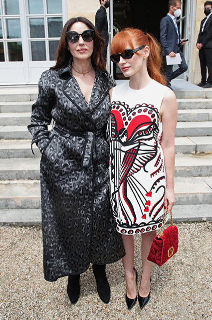 Моника Беллуччи, миллиардеры Франсуа-Анри Пино и Бернар Арно и другие встретились с президентом Франции Эммануэлем Макроном Светская жизнь