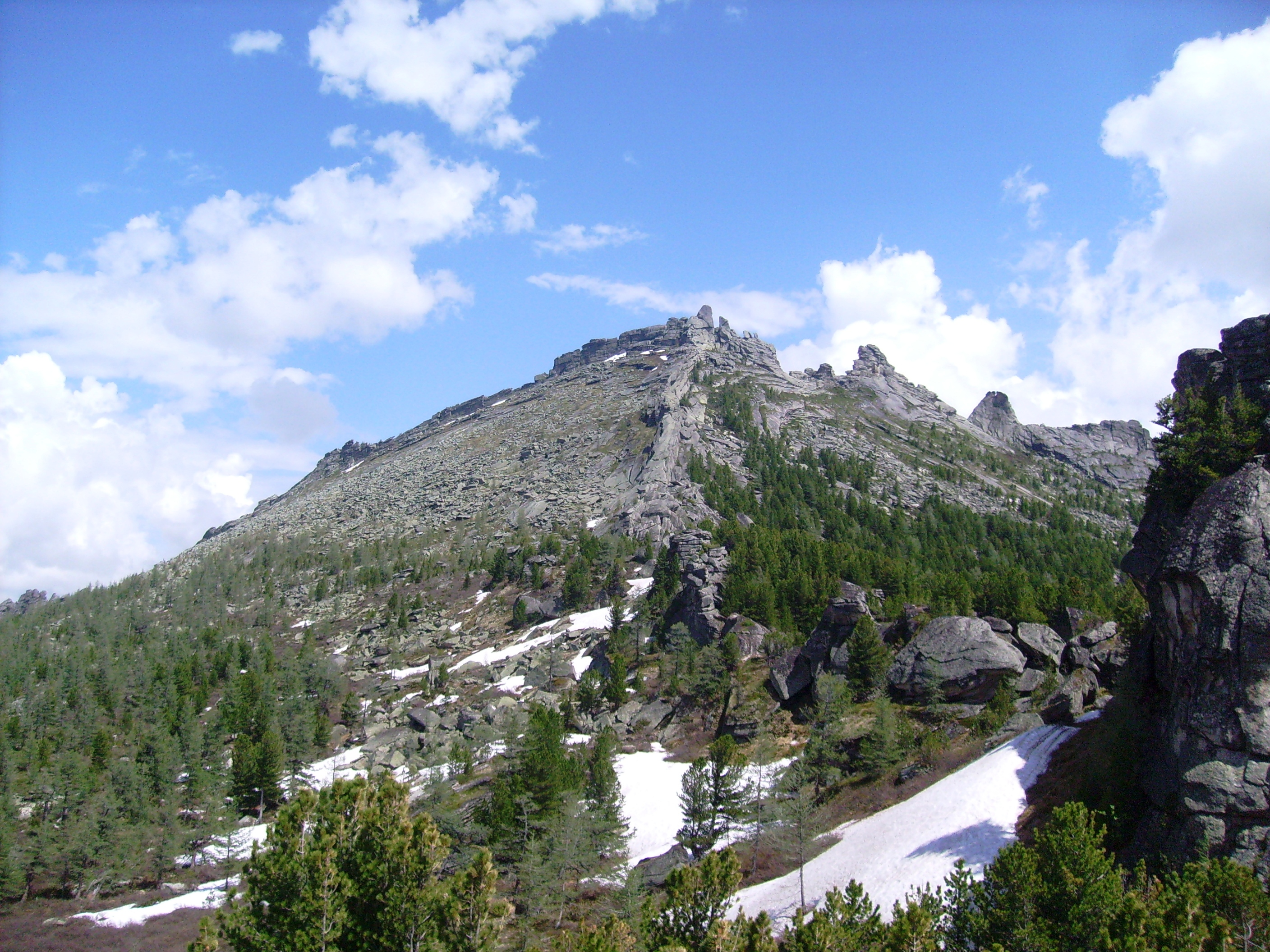 бащелакская стена алтай. озеро потайнуха бащелакский хребет. бащелакская стена алтай. бащелакский хребет алтай. собачье озеро хакасия.