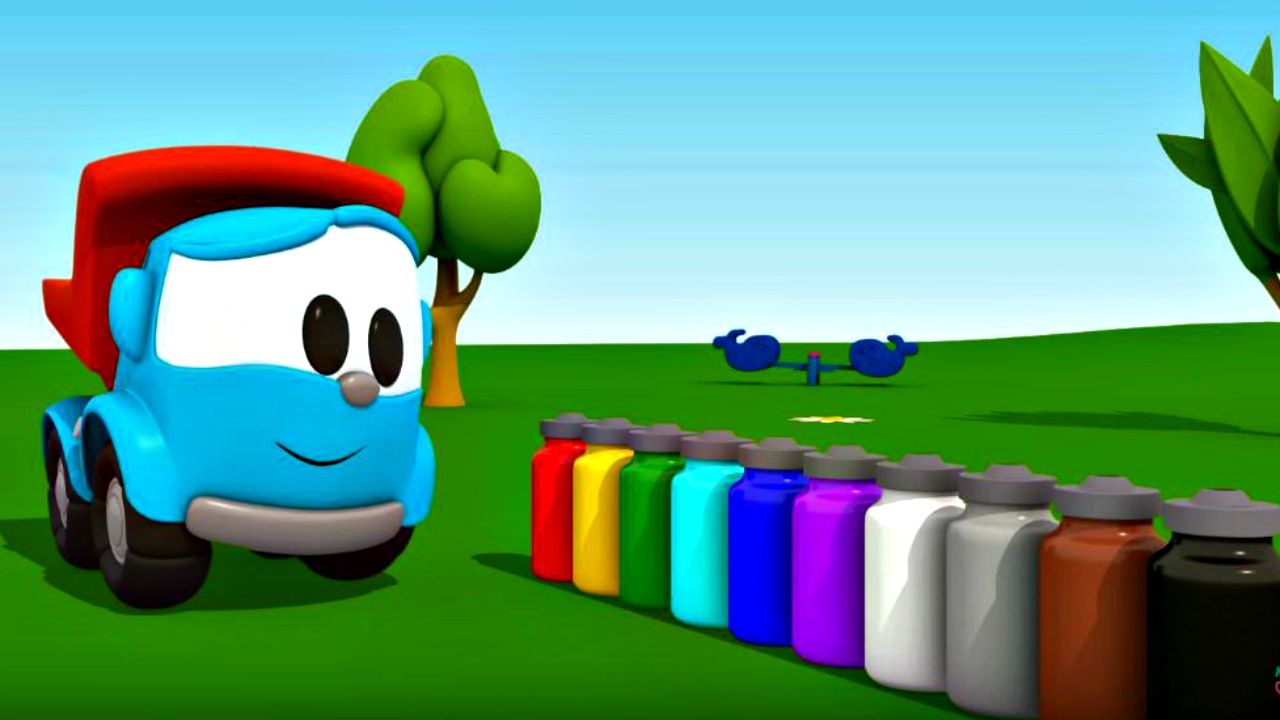 Грузовичок лева строит дом