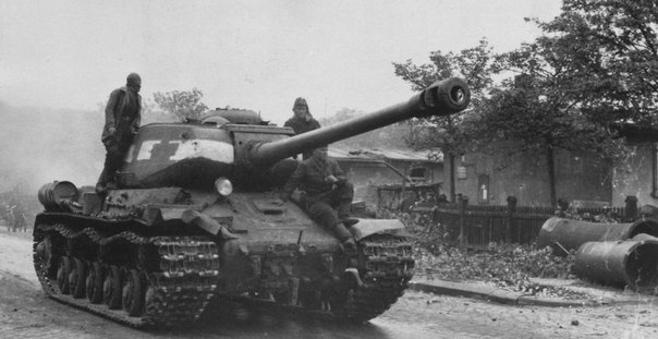 Как советские танки воевать учились