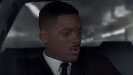 Загадочная кнопка рядом с селектором коробки передач Загадочная кнопка рядом с селектором коробки передач