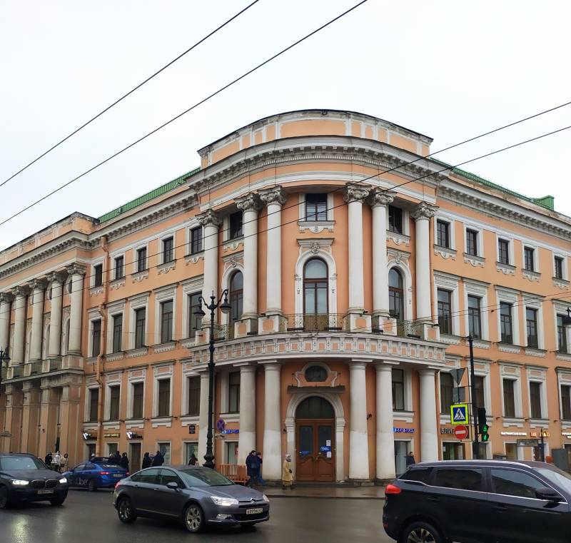 «Не мятеж, но опыт политической революции» история