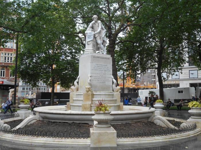 Памятник Шекспиру в Лондоне. \ Фото: sculpture-world.livejournal.com.