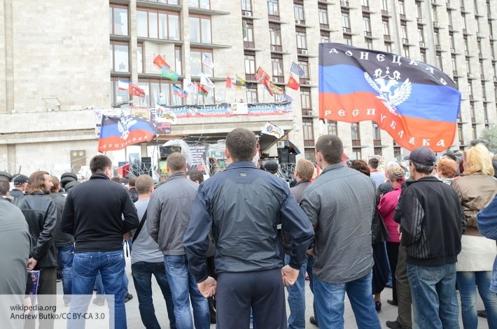 «Да, мы действительно там живем и если что мы за Путина»: жители ДНР и РФ призвали Россию забрать себе Донбасс 
