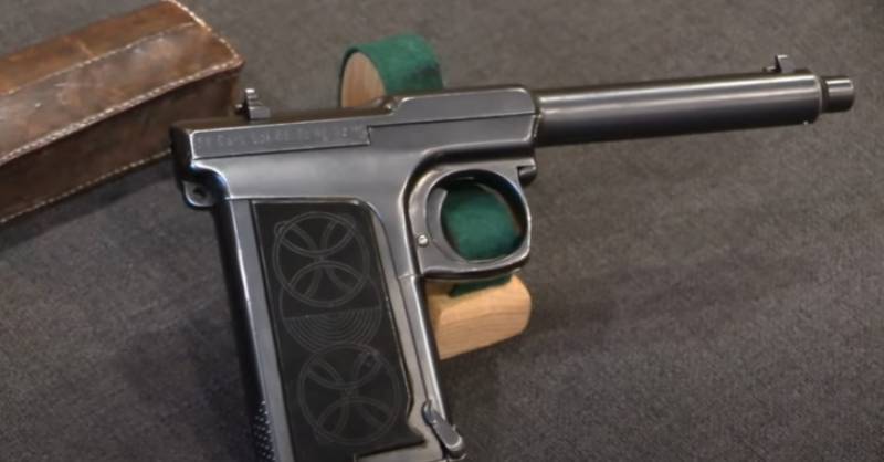 Револьверы и пистолеты, более чем странные оружие