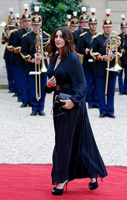 Моника Беллуччи, миллиардеры Франсуа-Анри Пино и Бернар Арно и другие встретились с президентом Франции Эммануэлем Макроном Светская жизнь