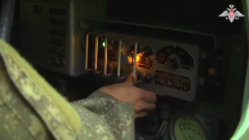 РСЗО «Торнадо-С» применяют новые реактивные снаряды РСЗО «Торнадо-С» применяют новые реактивные снаряды оружие