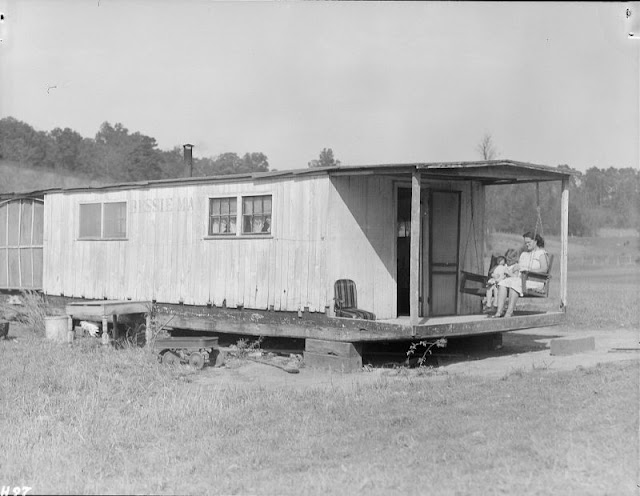 Великая депрессия: трудная жизнь в США 1930-х жизнь, Льюис, горах, людей, пострадавших, засухи, страны, Позже, получил, поручение, задокументировать, восточного, отправили, Теннесси, общей, сложности, сделал, более, работ, которые