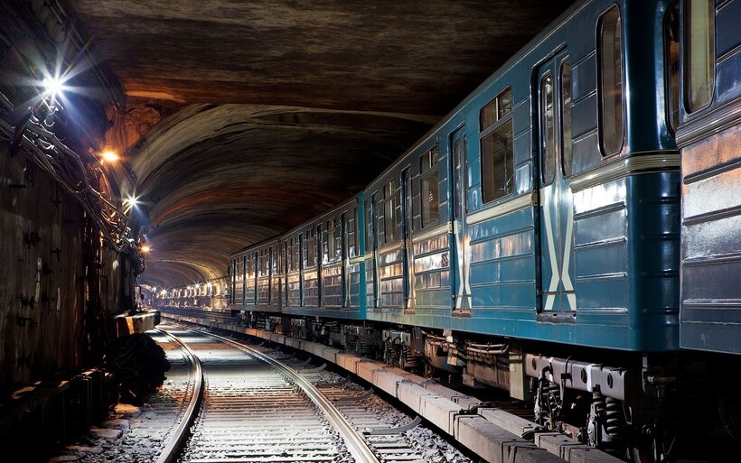 Ночная жизнь московского метро метро, вагоны, время, этого, чтобы, станции, которые, человек, каждую, уборщики, когда, москвичи, который, мойки, выпускают, работы, вручную, работников, специальный, Конечно