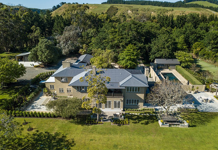 Где проводит карантин Бенедикт Камбербэтч с семьей: экскурсия по его лоджу в Новой Зеландии Стиль жизни,Путешествия