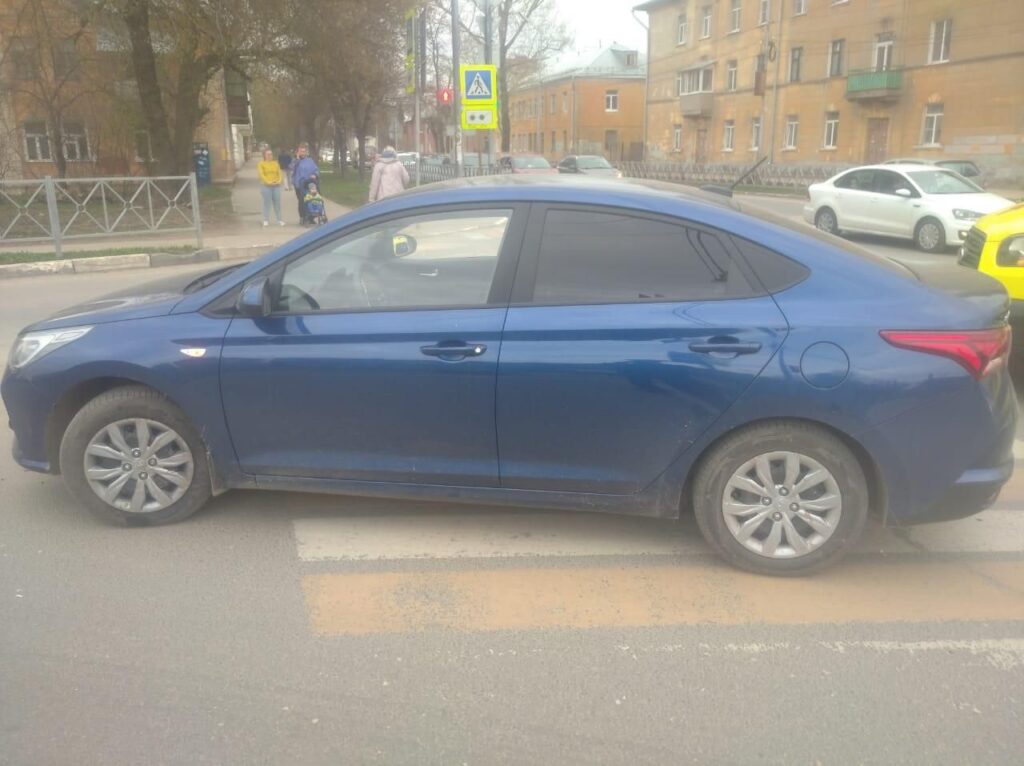 На улице Весенней Hyundai Solaris сбил женщину-пешехода