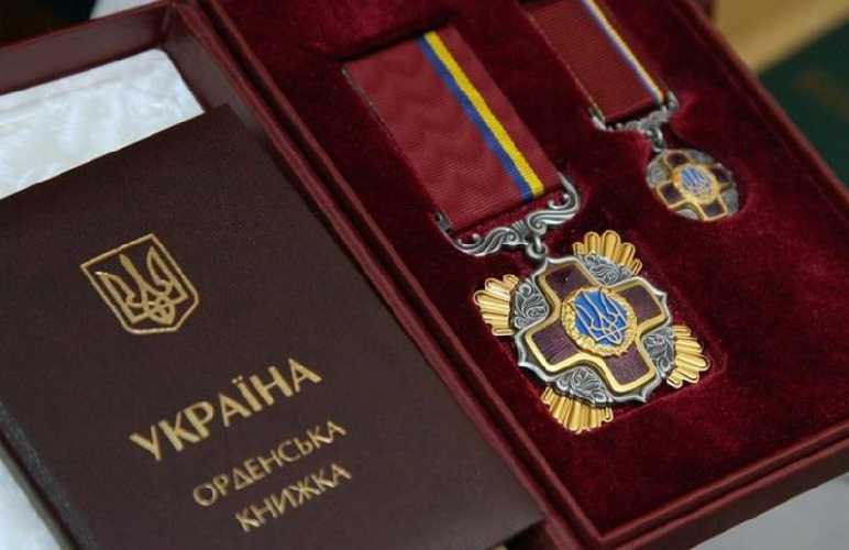 Порошенко наградил орденами за заслуги Яценюка, Климкина и главу фонда Сороса