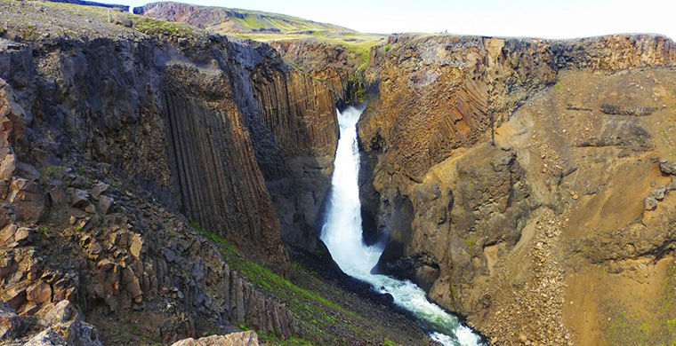 Самые странные и необычные водопады