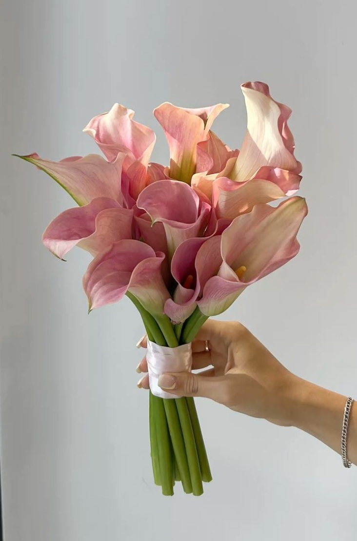 Свадебные букеты 2026: 20+ идей для вдохновения