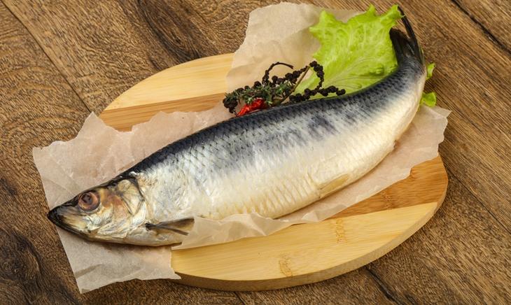  Жирная рыба – продукт, помогающий улучшить кровообращение 