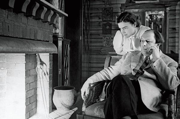 Алексей Толстой: советский граф и его графини