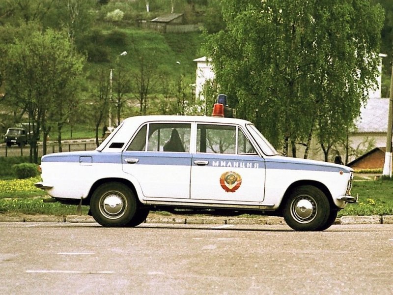 Вот почему машины милиции СССР красили в желтый! Вот почему машины милиции СССР красили в желтый!