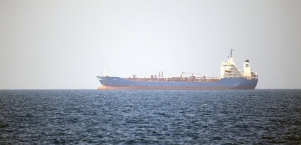 Иран угрожает закрыть Персидский залив для поставок нефти