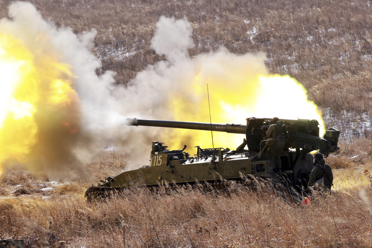 Новости военной операции сегодня видео. Артиллерия России. Артиллерия России техника. Военные события. Выстрел артиллерии.