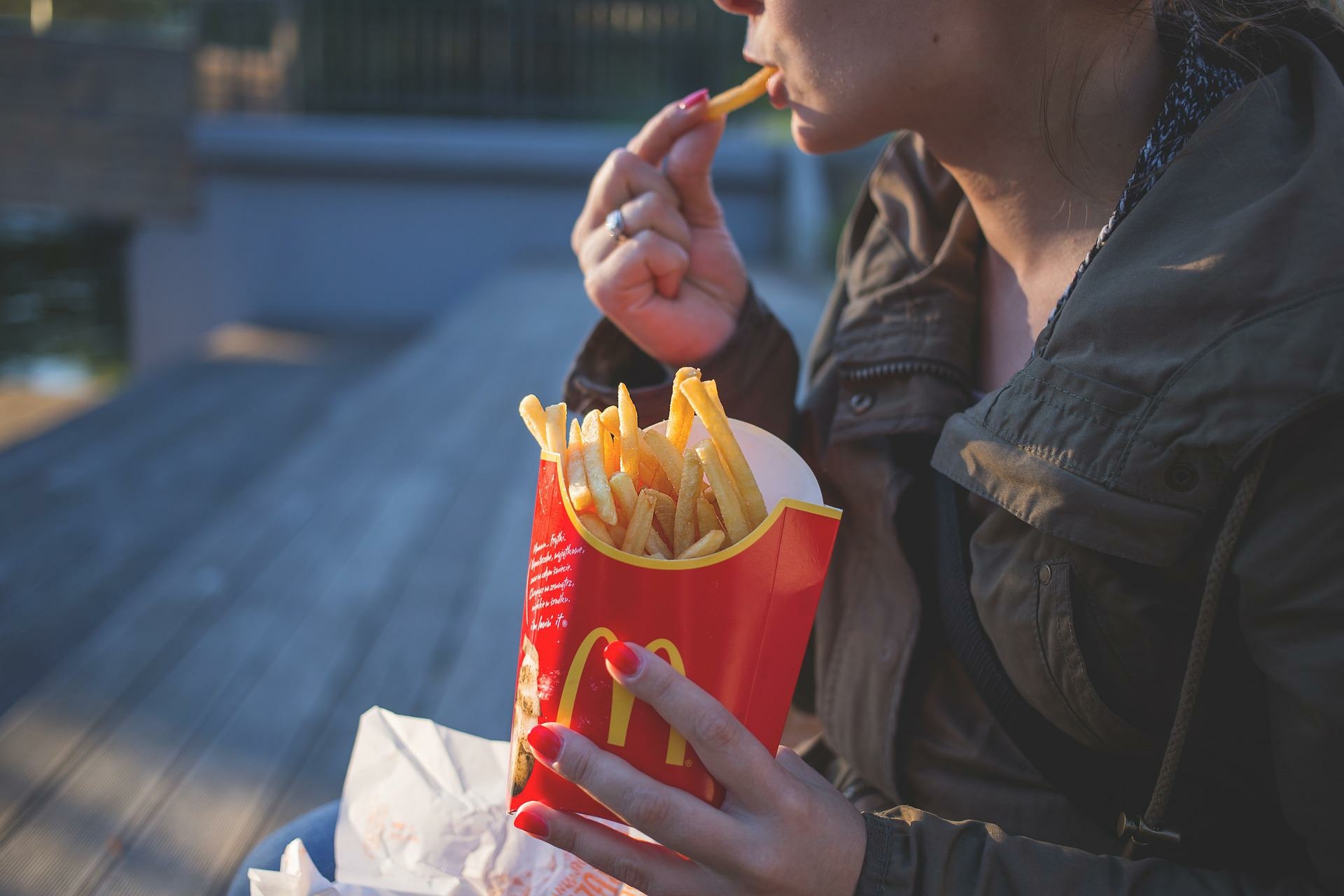 McDonalds будет работать под новым брендом