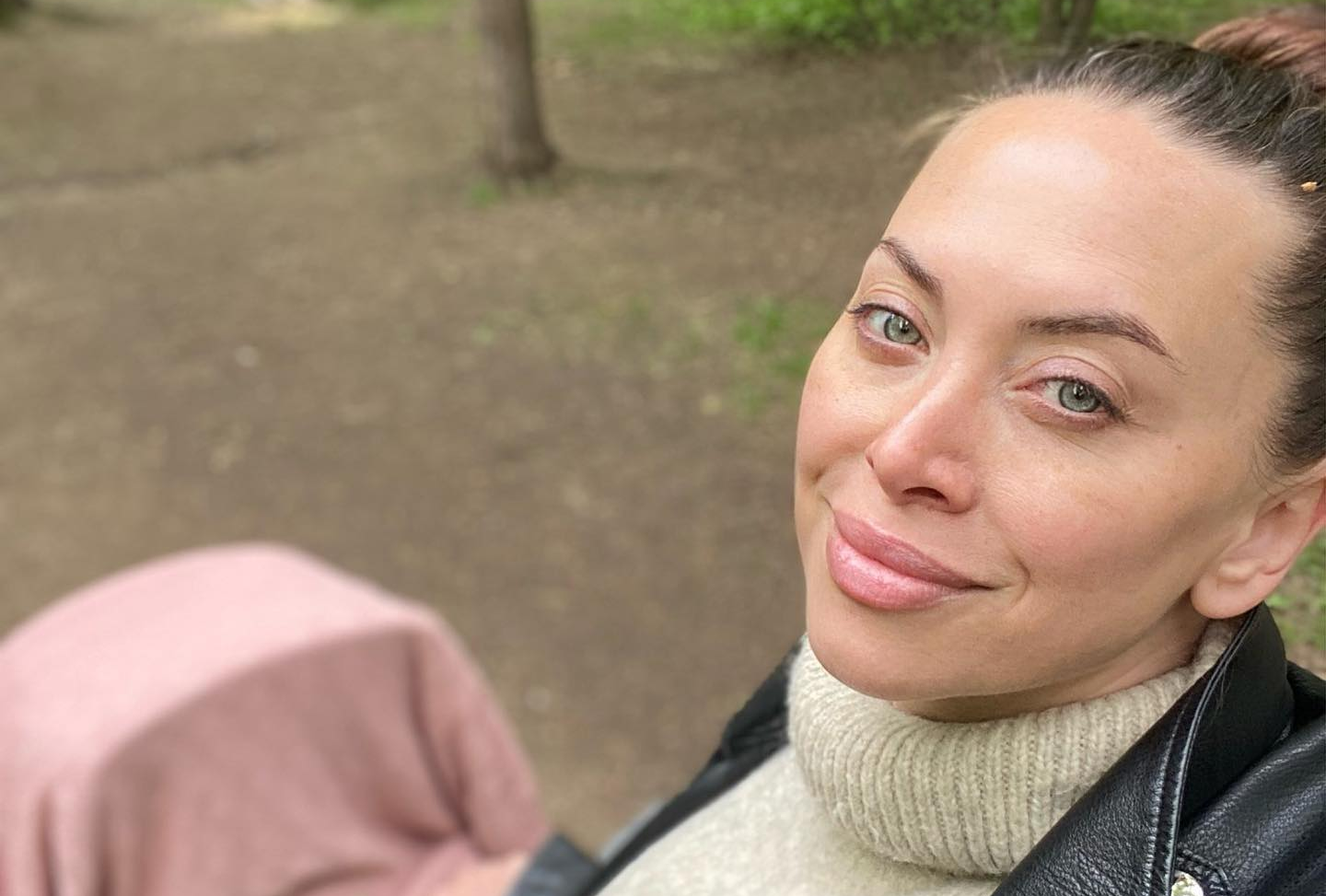 «Мне вообще ребенка кормить не надо?»: Наталья Фриске послала своих подписчиков в порыве злости